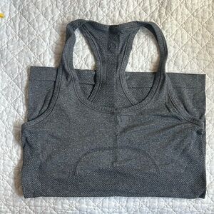 lulu grey metal vent tech tank